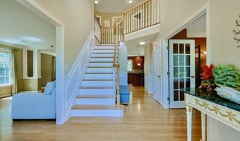 8 Pilgrim Rd, Ashland, MA 01721