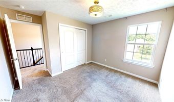 940 Longitude Ln, Amherst, OH 44001