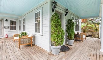 4 Garfield Ave, Bristol, RI 02809