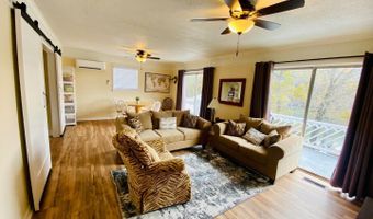 992 CLEAR CREEK Dr, Alpine, AL 35014
