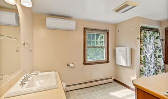 26 Willard Rd, Ashburnham, MA 01430