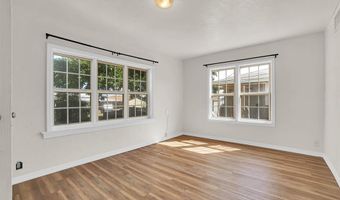 1422 N Hudson St, Altus, OK 73521