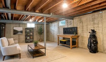 303 RIDGE St, Algonquin, IL 60102