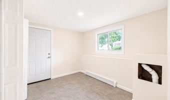 41 Madison Ave, Amityville, NY 11701