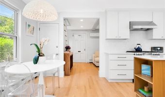 114 Rodman St, Narragansett, RI 02882