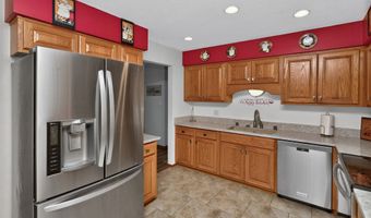 713 10th Ave NW, Altoona, IA 50009