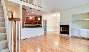 12 Braeburn Ln 12, Ashland, MA 01721