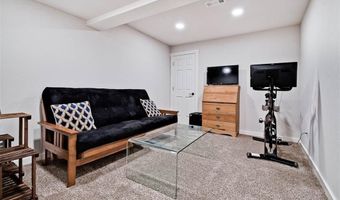 2 Purfleet Dr, Bella Vista, AR 72715