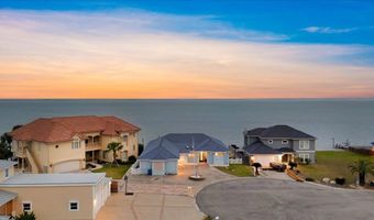 319 Bayview Dr, City By The Sea, TX 78336