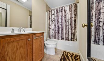 32 Crows Nest Ln 28, Danbury, CT 06810
