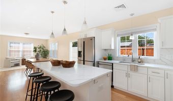 18 Cross St, East Providence, RI 02914
