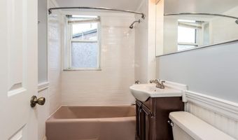 394 Riverway 12, Boston, MA 02115