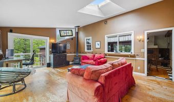 37 High St, Bradford, NH 03221