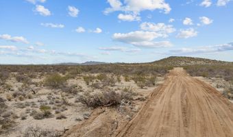 W Saguaro Hill B-2 Road, Congress, AZ 85332