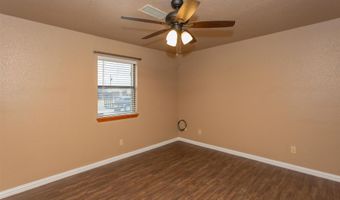 2105 W Briscoe Ave, Artesia, NM 88210