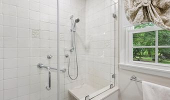 135 Ivy Hill Dr, Aberdeen, NJ 07747