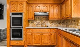 5204 ROBINSON Dr, Alexandria, LA 71301