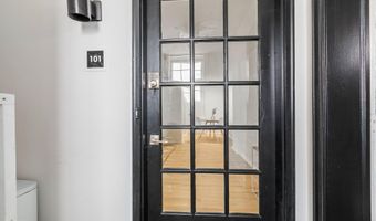 207 S PATRICK St 101, Alexandria, VA 22314