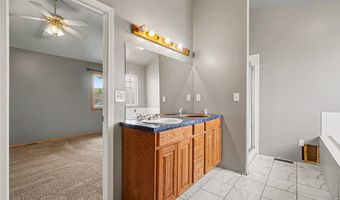 915 Kansas Ave, Berthoud, CO 80513