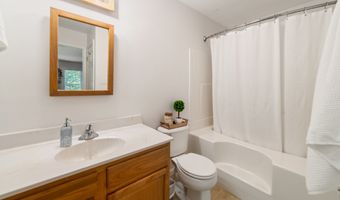 195 Crane Hollow Rd, Bethlehem, CT 06751