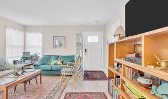7 Elm Ct, Barnegat, NJ 08005