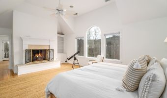 62 Riverford Rd, Brookfield, CT 06804