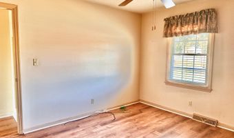 66 Meadow Ln, Barnwell, SC 29812