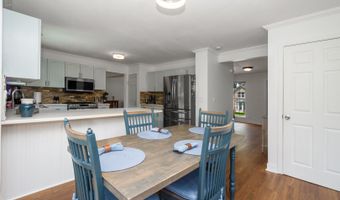 1231 Edgewater Ln, Antioch, IL 60002