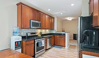 20385 BELMONT PARK Ter 103, Ashburn, VA 20147