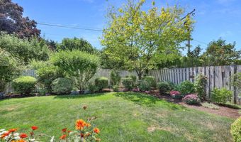 951 S St, Springfield, OR 97477