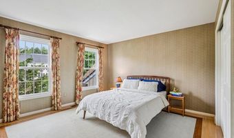 1044 GLENDEVON Dr, Ambler, PA 19002