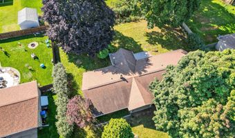 521 W SENECA Dr, Appleton, WI 54911