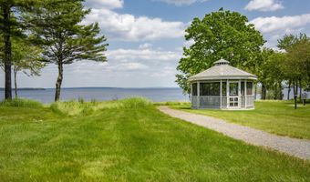 155 Bayside Dr, Belfast, ME 04915