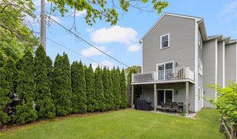 36 Wanda St, Narragansett, RI 02882