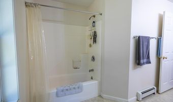 77 Knowles Rd, Belgrade, ME 04917