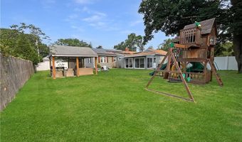 30 Alvin St, Warwick, RI 02886