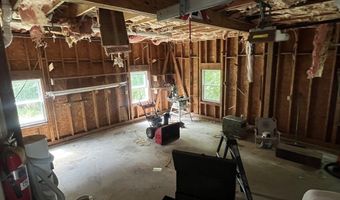 46 Queensland Rd, Billerica, MA 01862