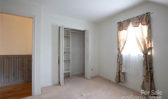 400 Three Dog Mountain Rd, Bakersville, NC 28705