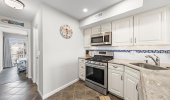 401 Bay Shore Dr 18B, Barnegat, NJ 08005