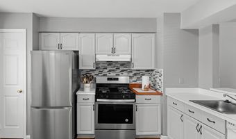 21196 WINDING BROOK Sq, Ashburn, VA 20147