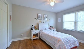1350 W Barnwall Dr, Addison, IL 60101