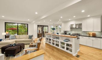 6512 RIDGE Dr, Bethesda, MD 20816