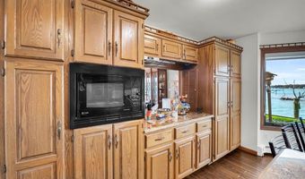 523 Lathrop Ave, Algonac, MI 48001