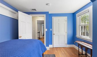 340 Newman Ave, East Providence, RI 02916