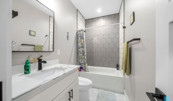 2820 E Daybreak Cir, Brandon, SD 57005