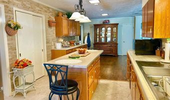 1213 VINE St, Anniston, AL 36207