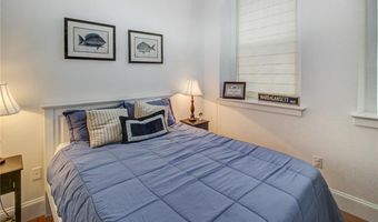 32 Carey Street St, Newport, RI 02840