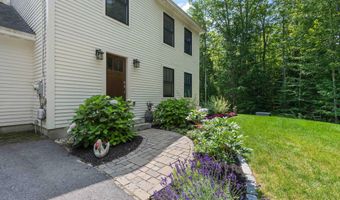 49 Hadlock Rd, Falmouth, ME 04105