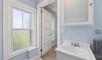 12 Park St, Newport, RI 02840