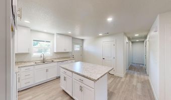 607 NW 11th St, Andrews, TX 79714